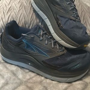 Altra Olympus trail runner